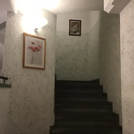 Random At Our Choice Located In Palazzo Rosselli 55 Apartment